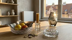 Než křišťál ze „servantu“ schováte do krabice: v moderním interiéru umí víc, než čekáte