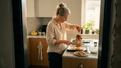 Domácí kuřecí šawarma z trouby krok za krokem: jednoduchý trik se špízy místo rožně