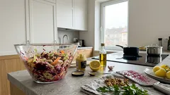 Raz dva a hotovo: salát z pekingského zelí a řepy se zálivkou, která chutná hned