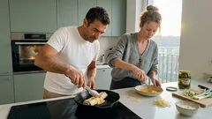 Párky jinak: 5 večeří do 15 minut z pánve, trouby i mikrovlnky